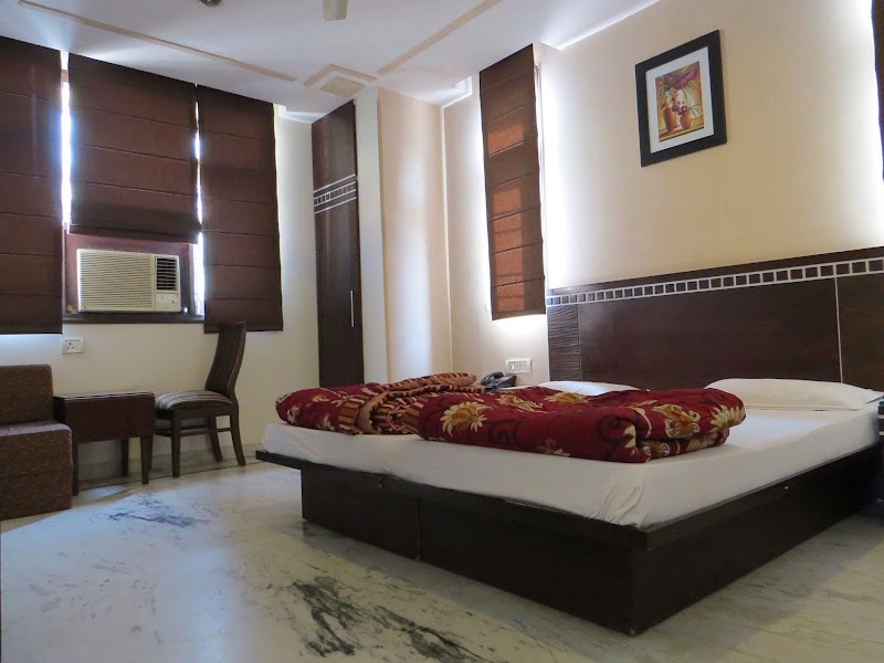 Smyle Inn - Smyle Inn Chandi Wali Gali, 916 Gali, Main Bazar Rd, Ratan Lal Market, Aram Bagh, Paharganj, New Delhi, Delhi 110055, India
