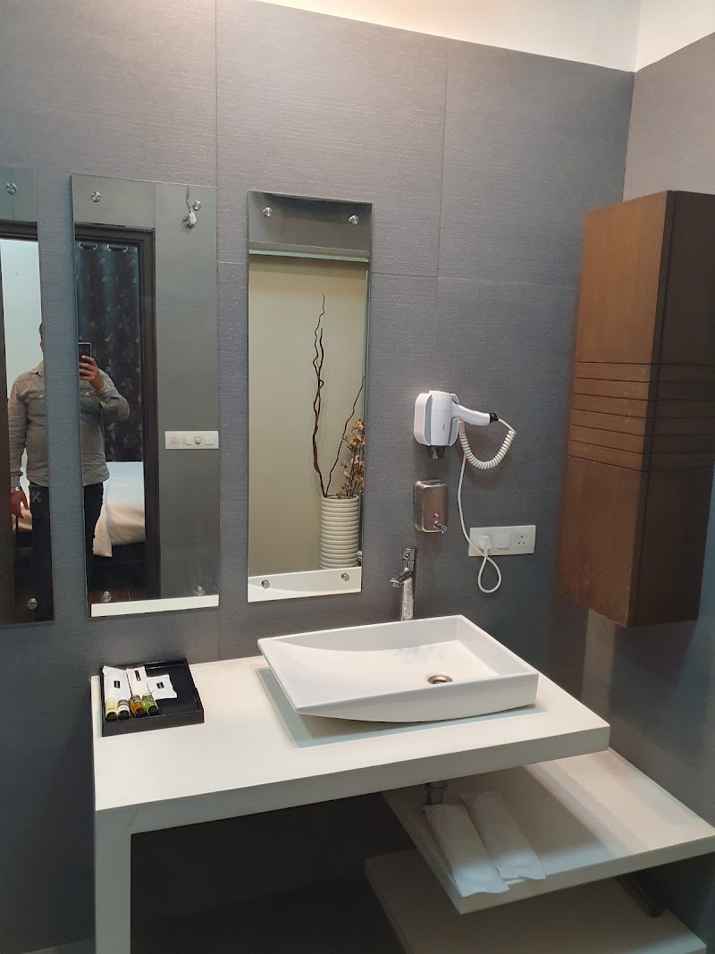blossom studio apartment - blossom studio apartment G3U tarudhan, valley golf course lemon tree hotel, manesar, Haryana 122105, India