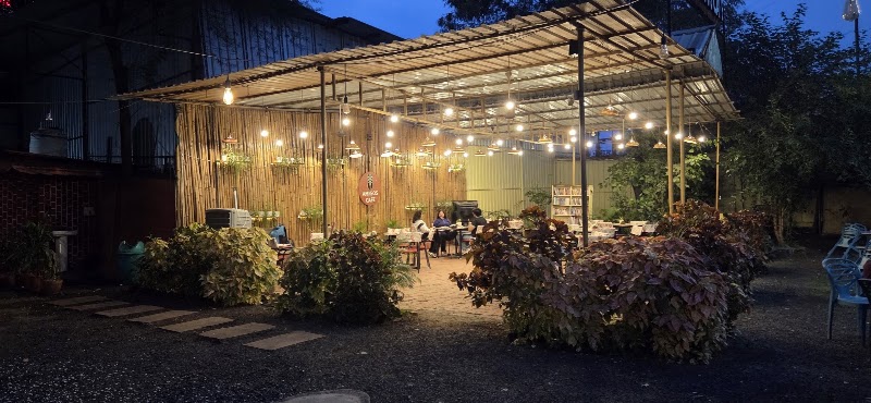 Amigos Café and Restaurant - Amigos Café and Restaurant Ring Road, Khajarana Square, Next to MPEB power house, shubh laabh residency, Shubh Labh Residency, Indore, Madhya Pradesh 452018, India