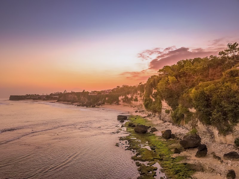 Bingin Beach - Bingin Beach, 54V7+V72, Jl. Pantai Bingin, Pecatu, Kec. Kuta Sel., Kabupaten Badung, Bali 80361, Indonesia