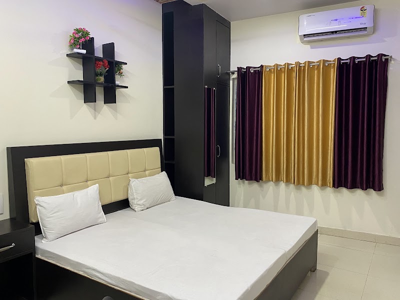 HARJAS HOTEL - HARJAS HOTEL, Aliganj Rd, Mela Maidan, Golapanjabi market, Gola, Uttar Pradesh 262802, India