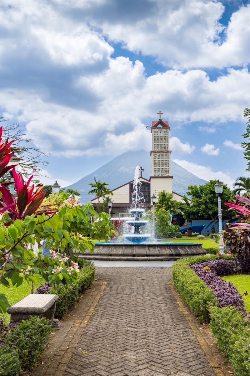 Tours Privados Arenal - Tours Privados Arenal, LAFORTUNA, jauri Alajuela jauri , fortuna Latitud 10.4556315, Longitud -84.6419520, Provincia de Alajuela, San Carlos, 21007, Costa Rica