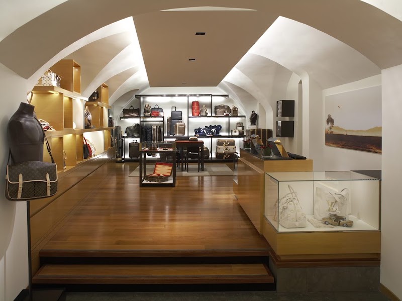 Louis Vuitton Salzbourg - Louis Vuitton Salzbourg Alter Markt 12, 5020 Salzburg, Austria