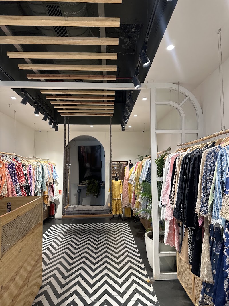 Mulmul - Ambience Mall - Mulmul - Ambience Mall First Floor, Ambience Mall, F-159A, NH 8, Ambience Island, DLF Phase 3, Sector 24, Gurugram, Haryana 122010, India