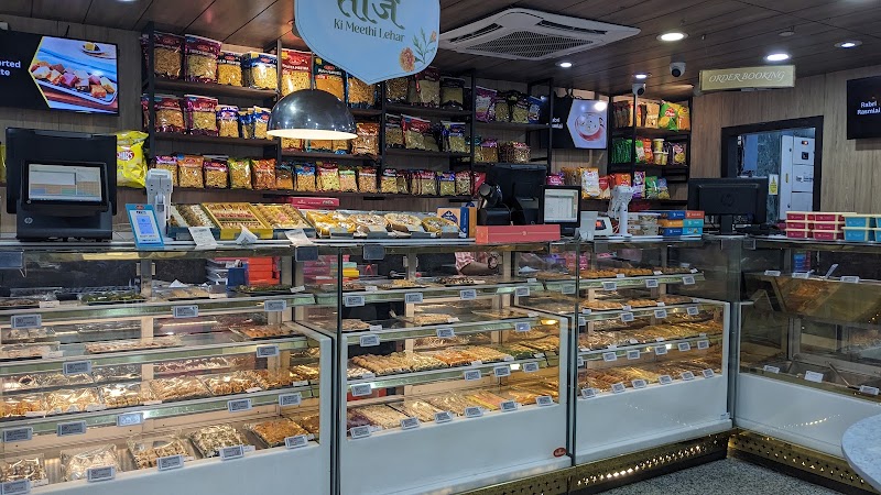 Haldiram's - Lajpat Nagar - Haldiram's - Lajpat Nagar, 45, Ring Rd, Block H, Lajpat Nagar III, Lajpat Nagar, New Delhi, Delhi 110024, India