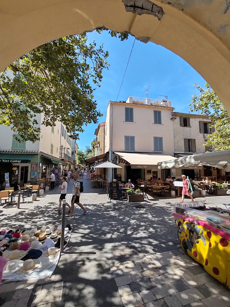 Fontaine d'Aguillon - Fontaine d'Aguillon 50 Bd d'Aguillon, 06600 Antibes, France