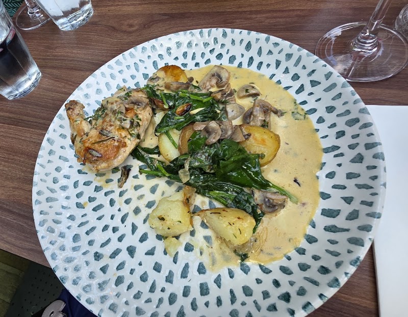 Strada Southbank - Strada Southbank A, 337-338 Belvedere Rd, London SE1 8XX, UK