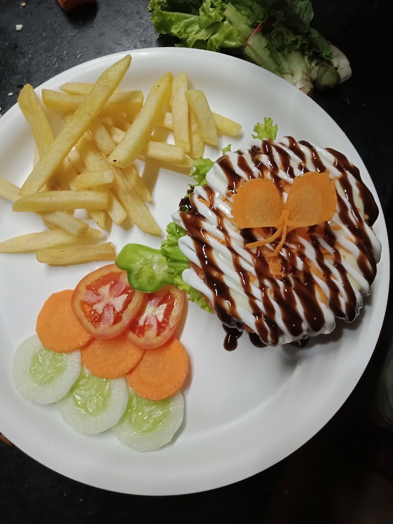 Coconut tree cafe - Coconut tree cafe Rudrapada Temple Rd, Gokarna, Bhavikodla, Karnataka 581326, India