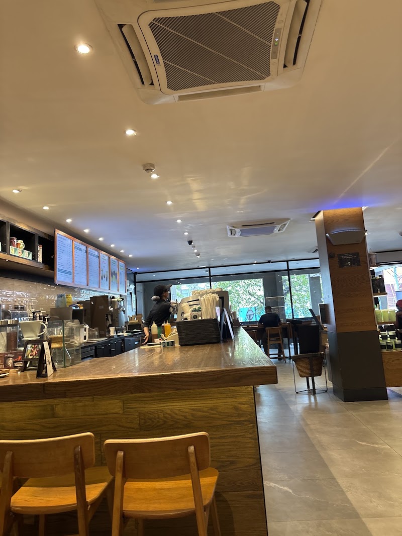 Starbucks - Starbucks 756, 80 Feet Rd, 4th Block, Koramangala, Bengaluru, Karnataka 560034, India