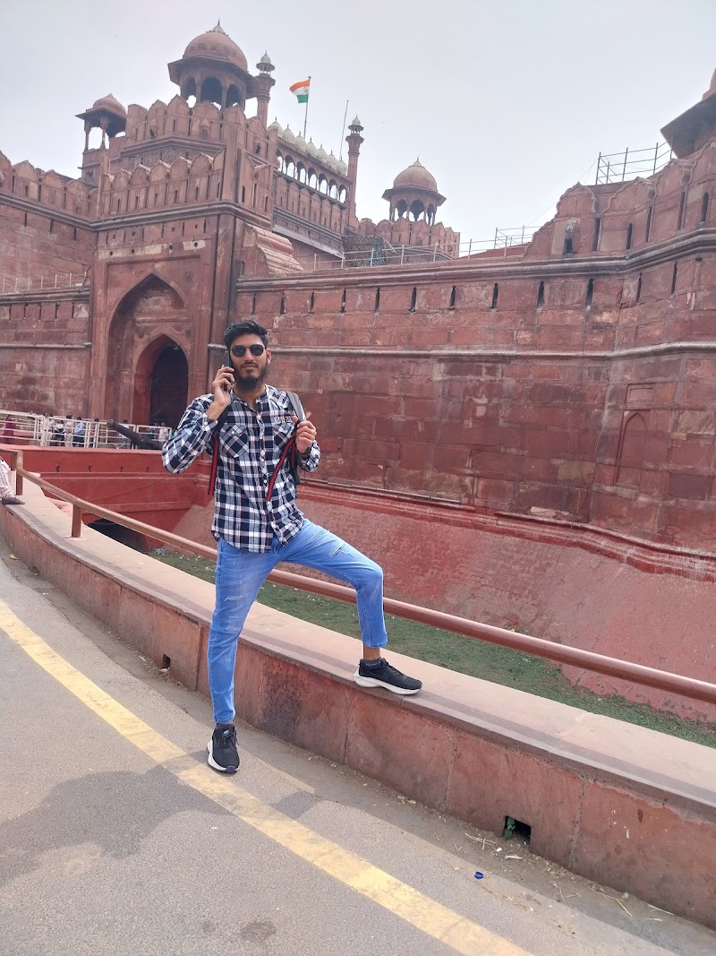 Tripsy Traveler - Tripsy Traveler Office No.01 , 1st Floor, Kuwari Commercial Complex, Shivaji Chowk Rd, near Hafizji Dargah, opposite Gokul Nagar, Nazarana Compound, Gokul Nagar, Bhiwandi, Maharashtra 421308, India