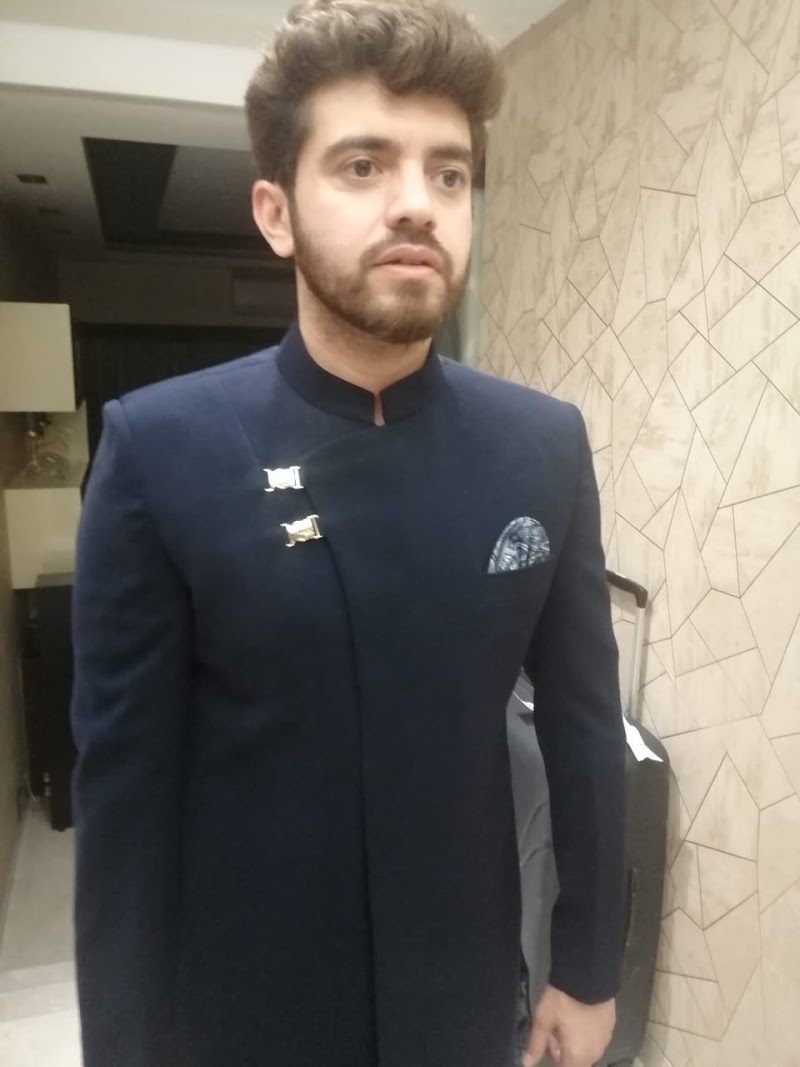 S Mannat Fashion Bollywood designer - S Mannat Fashion Bollywood designer, Shop No 10 Navjeevan Society, Opp Mini Car Showroom, Santacruz West, Mosque, Linking Road, Shastri Nagar, Santacruz (West), Mumbai, Maharashtra 400054, India