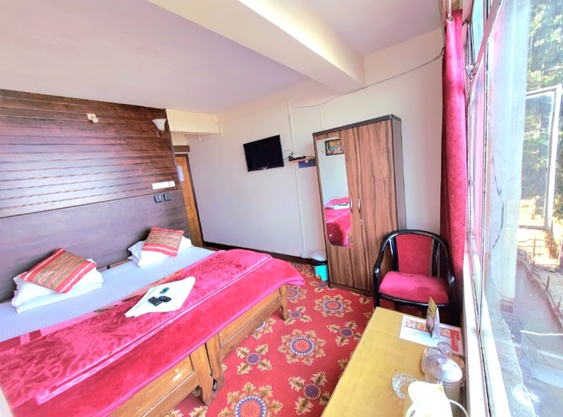 Crown Ville Guest House !! Direct Kunchanjunga Mountain View !! Hotels in Darjeeling !! Hill View !! Near Mall Road - Crown Ville Guest House !! Direct Kunchanjunga Mountain View !! Hotels in Darjeeling !! Hill View !! Near Mall Road 10/1- A, Cooch behar road, near T.v tower, below Junior B.T College, Tungsung Basti, Darjeeling, West Bengal 734101, India