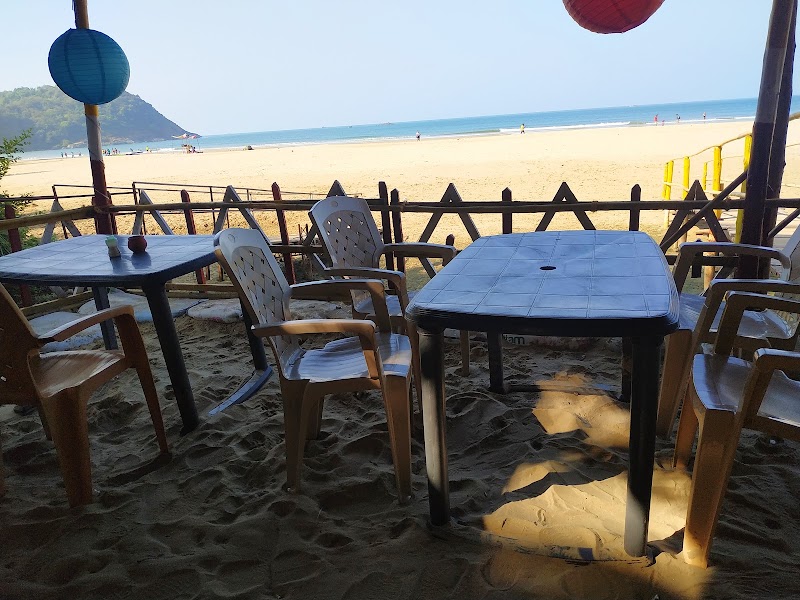 Garden Cafe /Restaurant and Rooms