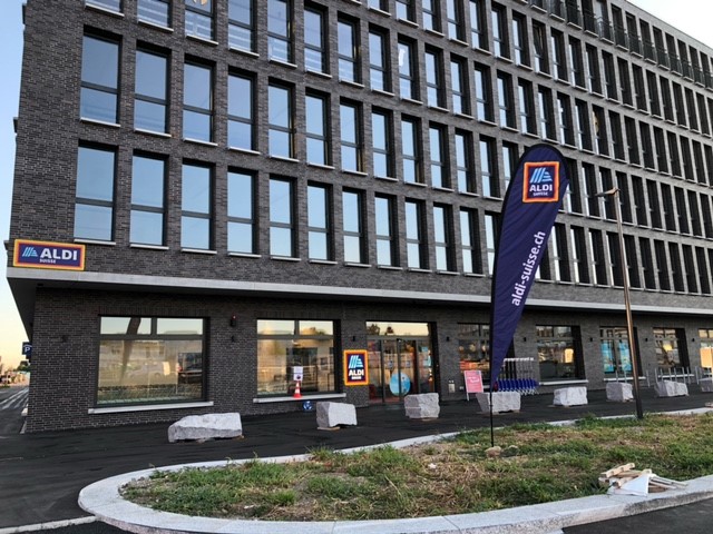 ALDI SUISSE - ALDI SUISSE, Dietlimoosplatz 1, 8134 Adliswil, Switzerland
