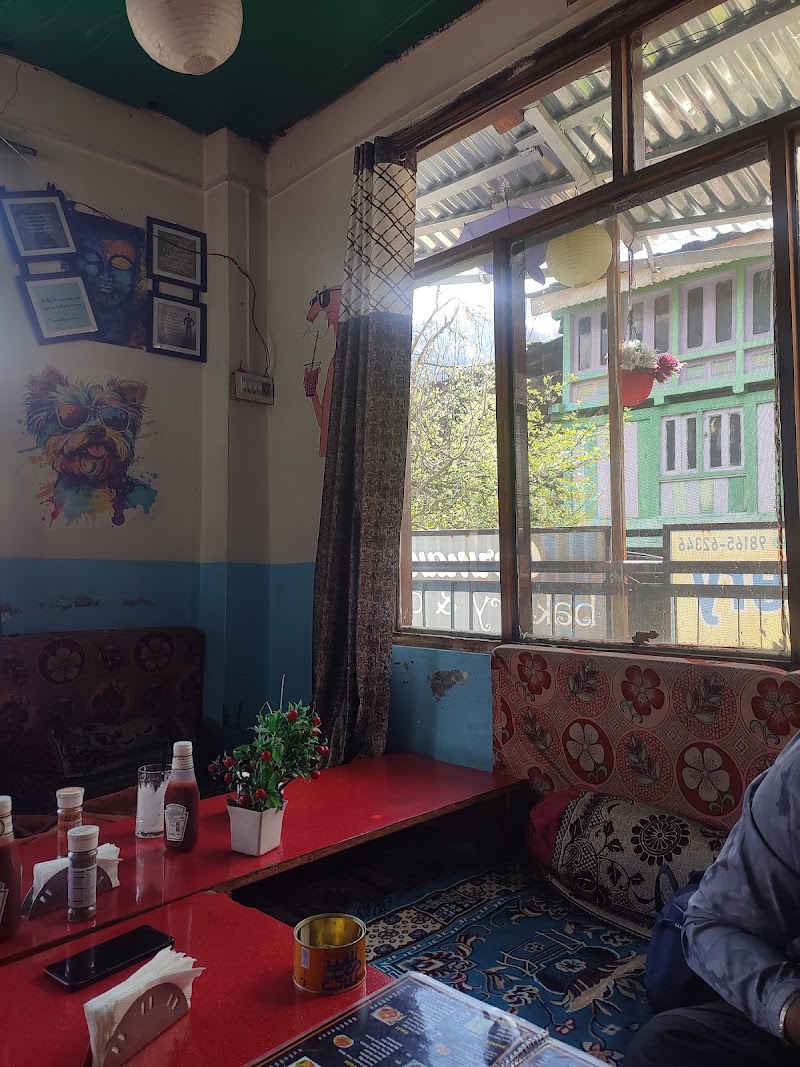 GERMAN BAKERY - GERMAN BAKERY, XCWR+63C, Pulga, Sosan, Himachal Pradesh 175105, India