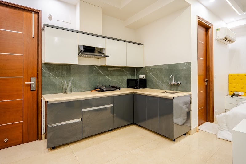 Lime Tree Luxury Studio Serviced Apartments and Restaurant in Gurgaon - Lime Tree Luxury Studio Serviced Apartments and Restaurant in Gurgaon 966P, Near Artemis Hospital, Sector 51 Rd, Sector 51, Gurugram, Haryana 122018, India