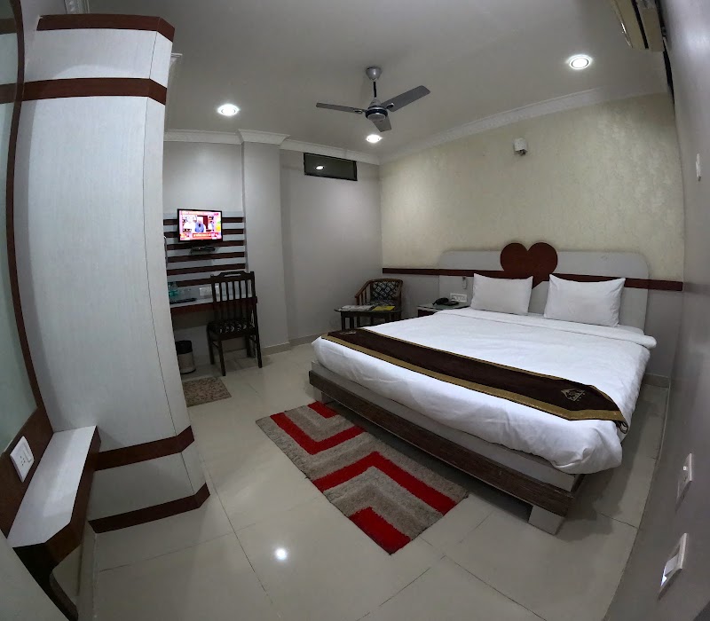 Hotel Grand Corporate - Hotel Grand Corporate Pillar No 41, Bailey Rd, opposite Paras HMRI Hospital, Samanpura, Raja Bazar, Khajpura, Patna, Bihar 800014, India