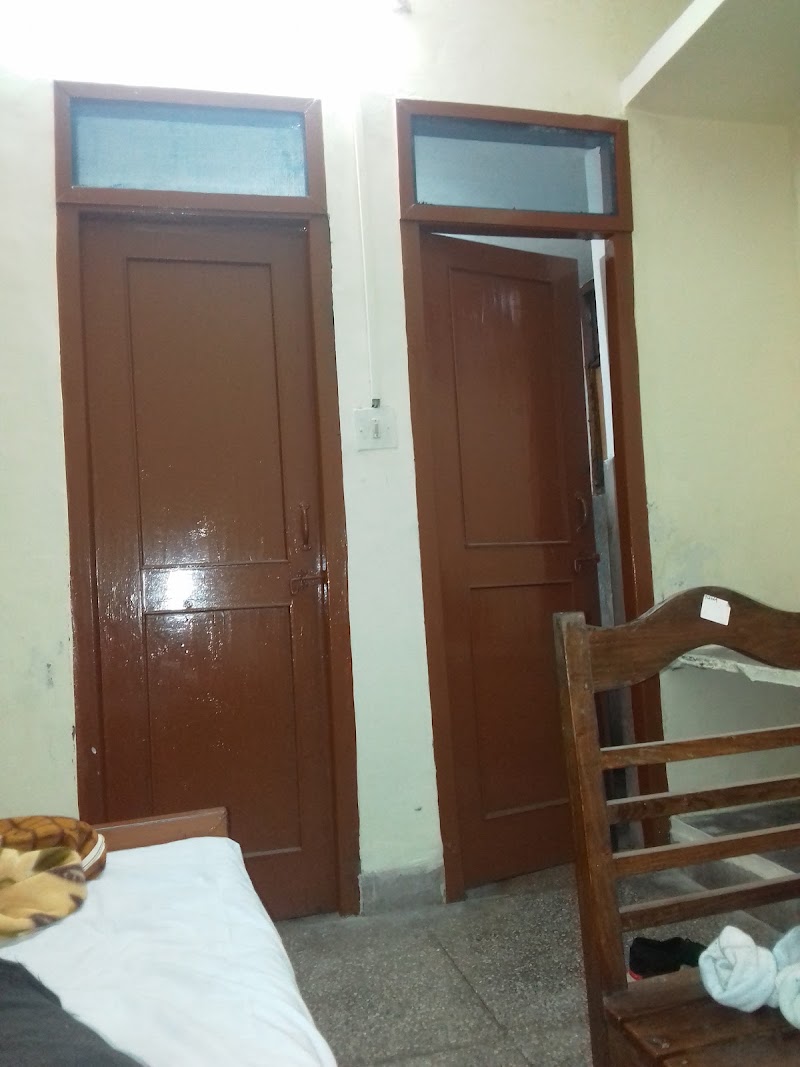 Kalawati Dharamshala - Kalawati Dharamshala Kanwali Rd, Laxman Chowk, Dehradun, Uttarakhand 248001, India