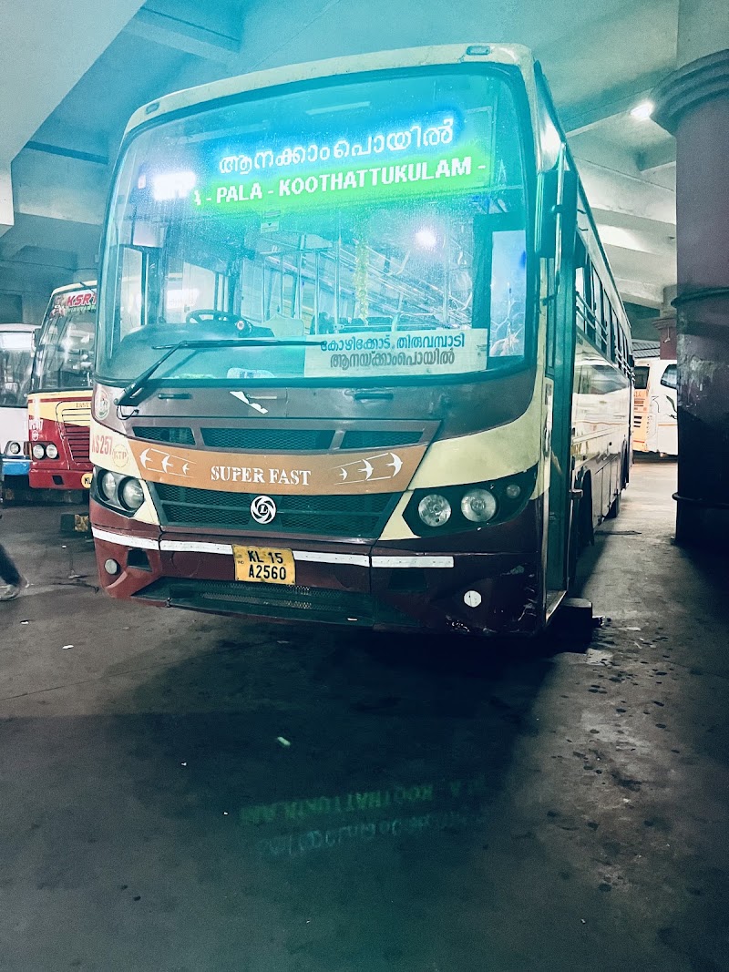 KSRTC Bus Terminal - Kozhikode - KSRTC Bus Terminal - Kozhikode, 7Q5J+JXJ, Mavoor Road Junction, Opposite National Hospital, Tazhekkod, Kozhikode, Keralam 673001, India