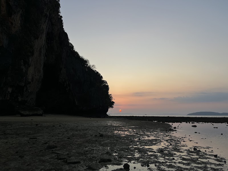 Ko Rang Beach - Ko Rang Beach 2R4P+3G, Ao Nang, Mueang Krabi District, Krabi 81000, Thailand