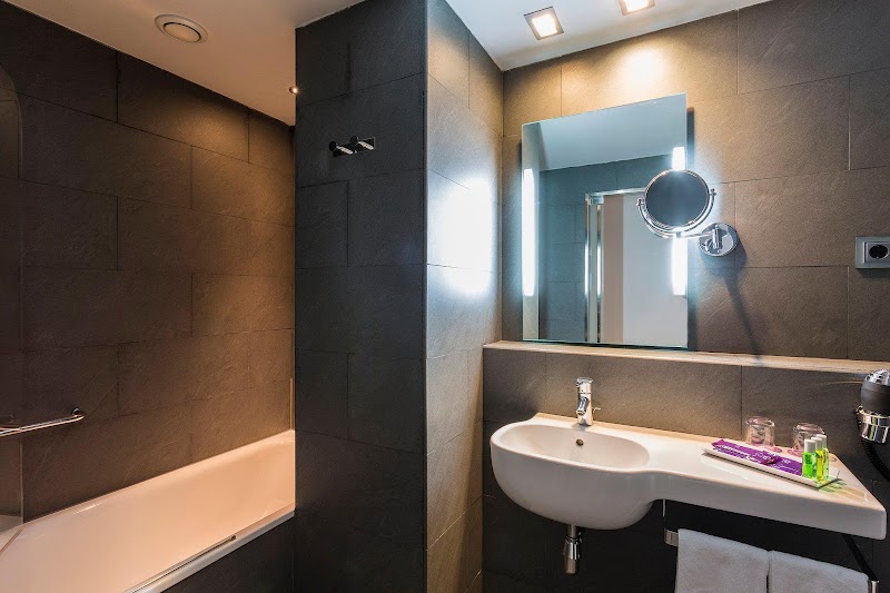 Hotel Indigo Barcelona Plaza Espana, an IHG Hotel - Hotel Indigo Barcelona Plaza Espana, an IHG Hotel, Gran Via de les Corts Catalanes, 322, Sants-Montjuïc, 08004 Barcelona, Spain