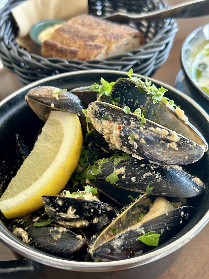 Fiskekrogen - Fiskekrogen, Dreyers gate 29, 8312 Henningsvær, Norway