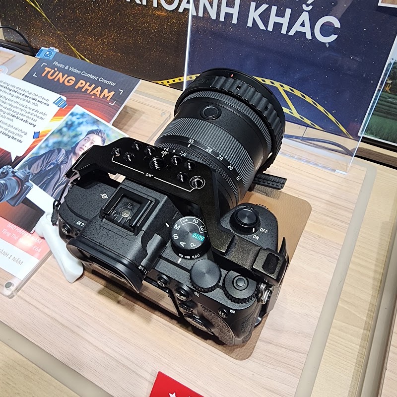 Sony Store Vincom Đồng Khởi - Sony Store Vincom Đồng Khởi, Tầng B1, Vincom Center, Đồng Khởi/45A Lý Tự Trọng, Sài Gòn, Hồ Chí Minh 70000, Vietnam