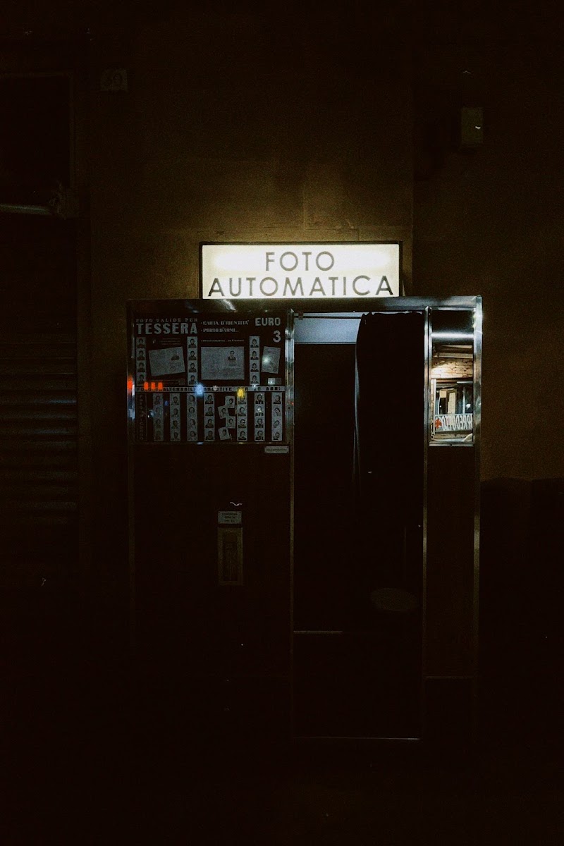 Fotoautomatica - Fotoautomatica, Largo Fratelli Alinari, 50123 Firenze FI, Italy