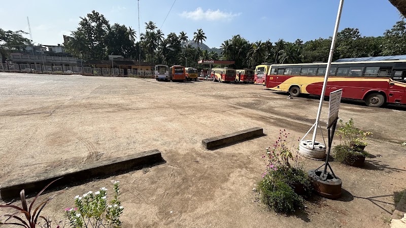 KSRTC Bus Stand Chadayamangalam - KSRTC Bus Stand Chadayamangalam, VVF9+PH5, SH 1, Chadayamangalam, Kerala 691534, India