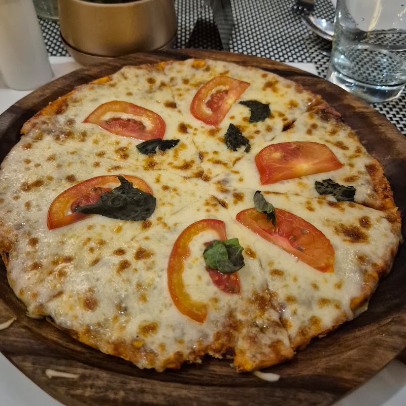 Seasons Cafe (Radisson Hotel)