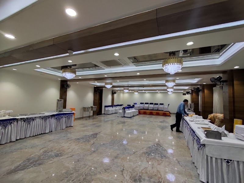 Hotel Grace Inn - Hotel Grace Inn AMC SANKUL, near Rajapeth police station, Mudholkar Peth, Amravati, Maharashtra 444601, India