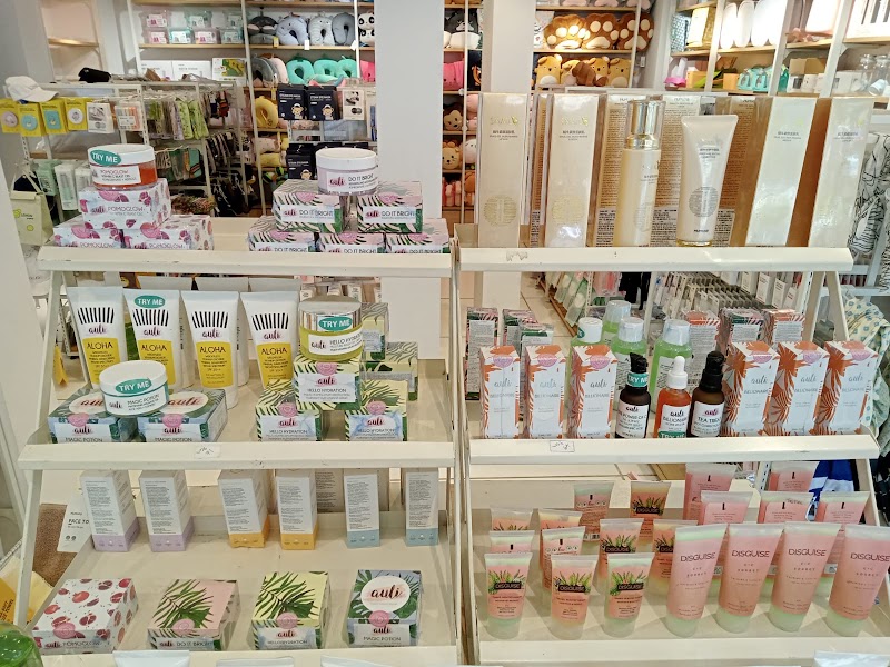 MUMUSO - Bandra, Mumbai | Lifestyle & Gift Store - MUMUSO - Bandra, Mumbai | Lifestyle & Gift Store SHOP NO, SITA MAHAL, 1 & 1A, Linking Rd, opposite to Khar Telephone Exchange, Bandra West, Mumbai, Maharashtra 400052, India