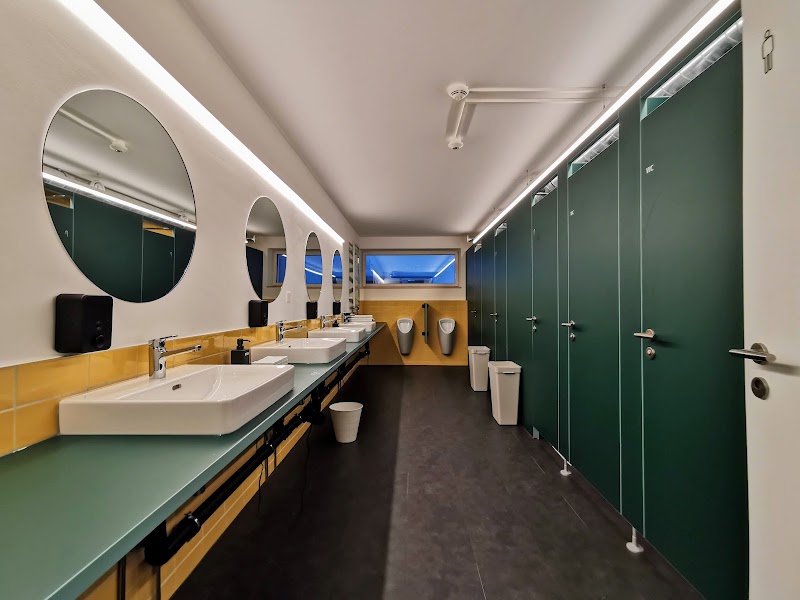 Green Marmot Capsule Hotel Zürich - Green Marmot Capsule Hotel Zürich Schifflände 26, 8001 Zürich, Switzerland