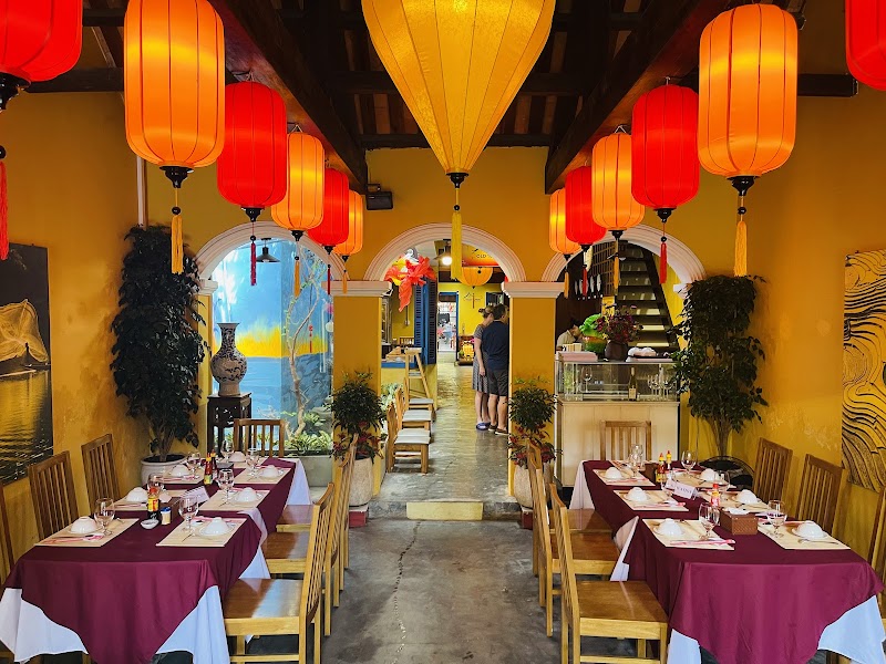 Hoi An Old Town Table - Cơm Nhà Hội An
