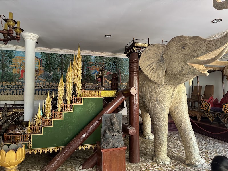 Silver Pagoda - Silver Pagoda, HW7J+2M2, Oknha Chhun St. (240), Phnom Penh, Cambodia