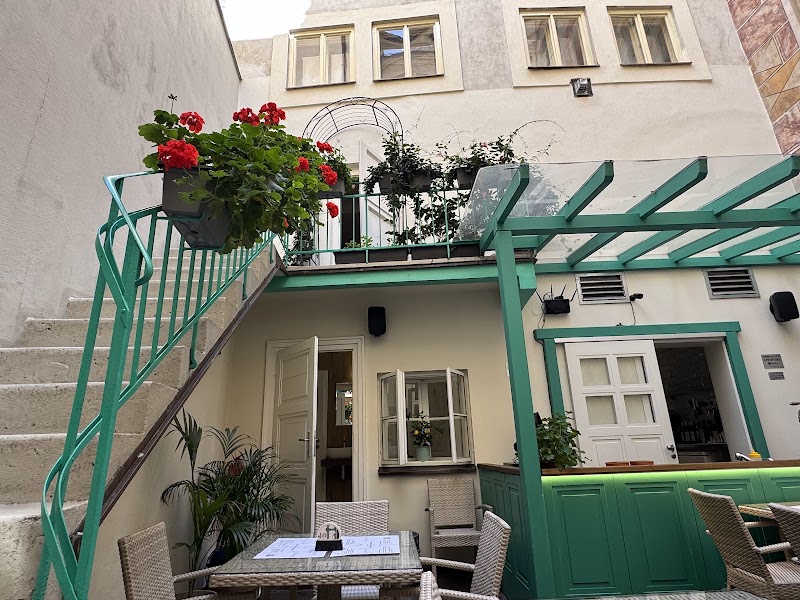 Dvorek pod Hradem - Dvorek pod Hradem Nerudova 209/10, Malá Strana 1, 118 00 Praha 1, Czechia