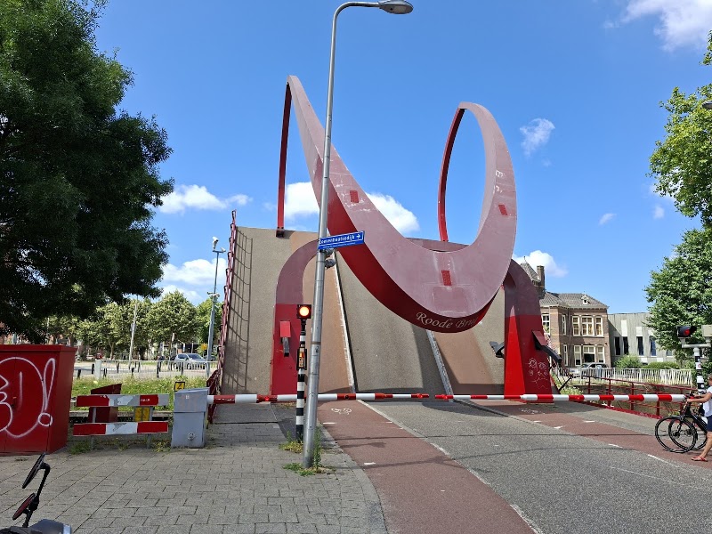 The Red Bridge - The Red Bridge, Loevenhoutsedijk 78, 3552 AE Utrecht, Netherlands
