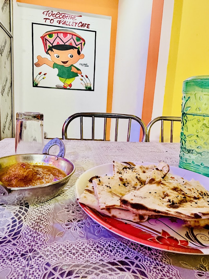Bir Billing Valley Cafe - Bir Billing Valley Cafe, main bazar 2, minutes walk from bus stand, Bir Rd, opposite Pnb atm, Bir, Talkehr, Himachal Pradesh 175032, India