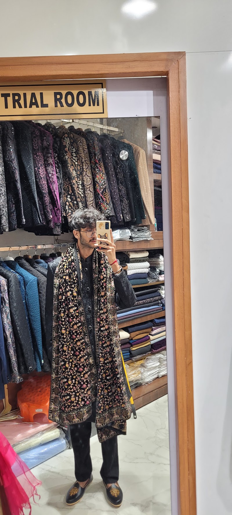 Milaap Ethnic Wear - Milaap Ethnic Wear Shop no 37 Ist Floor, MGF Metropolis Mall, Mehrauli-Gurgaon Rd, near life style, Sector 28, Maruti Housing Colony, Gurugram, Haryana 122009, India