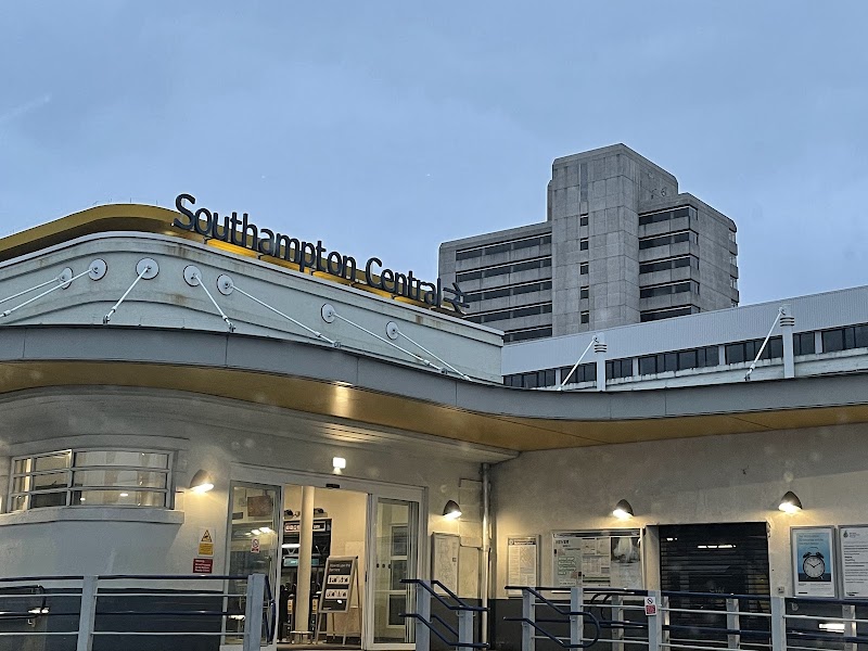 Southampton Central - Southampton Central Central Station Bridge, Blechynden Terrace, Southampton SO15 1AL, UK
