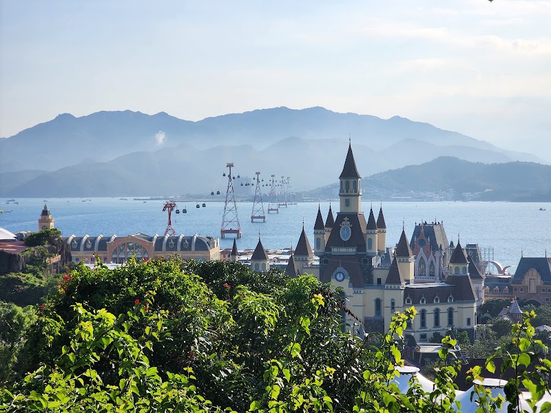 Sân khấu thực cảnh Tata Show - Sân khấu thực cảnh Tata Show 668R+W2G, Nha Trang, Khanh Hoa, Vietnam