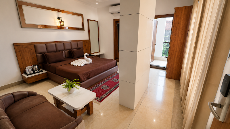 Hotel Nainas Palace - Hotel Nainas Palace nanakheda bus stand, A-3/3, Indore - Ujjain Rd, Vasant Vihar, Ujjain, Madhya Pradesh 456010, India
