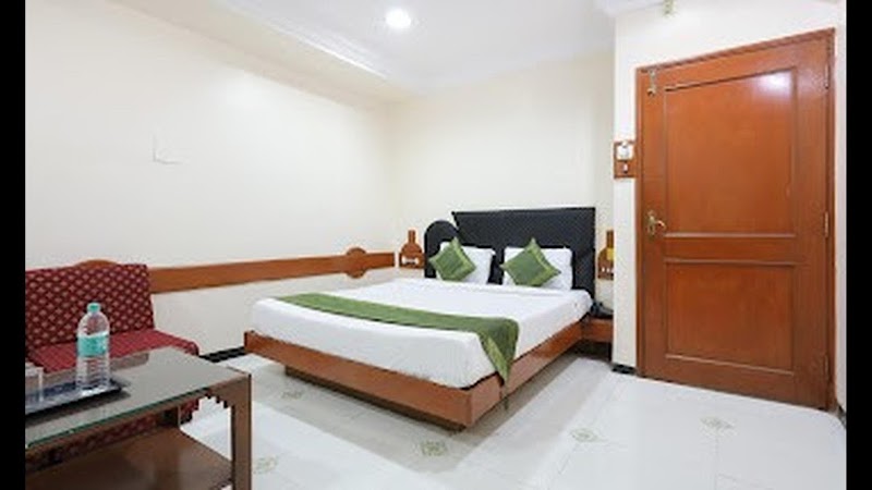 Treebo Omni Palace - Hotel in Indore - Treebo Omni Palace - Hotel in Indore 16-C, Ratlam Kothi Main Rd, South Tukoganj, Indore, Madhya Pradesh 452001, India
