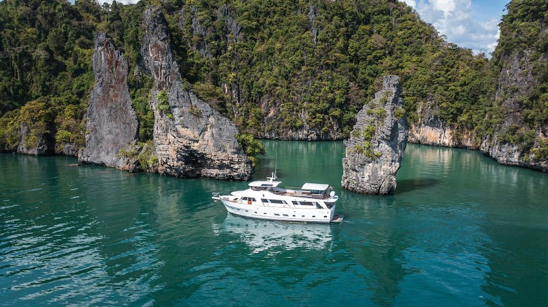 Castaway Club - Phuket - Castaway Club - Phuket 63, 202 Thepkasattri Road, Tambon Ko Kaeo, Mueang, Chang Wat Phuket 83000, Thailand