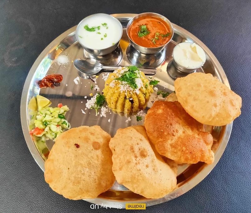 Khadadi katta (खादाडी कट्टा) - Khadadi katta (खादाडी कट्टा) Kelkar boys hostel, L. V, road Joshi palanad, opp. Shivalay apartment, Zadgaon, Ratnagiri, Maharashtra 415612, India