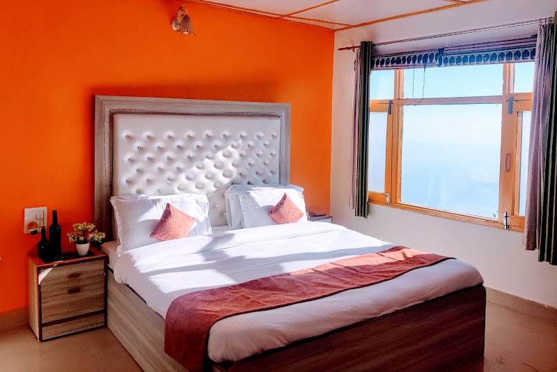 Sun 2BHK Apartment by Wabi Sabi Stays - Sun 2BHK Apartment by Wabi Sabi Stays 1st Floor (Dr. Madhusudan Garg), 3, Adhere estate, Mall Rd, near Kalsang Restaurant, The Mall Road, Mussoorie, Uttarakhand 248179, India