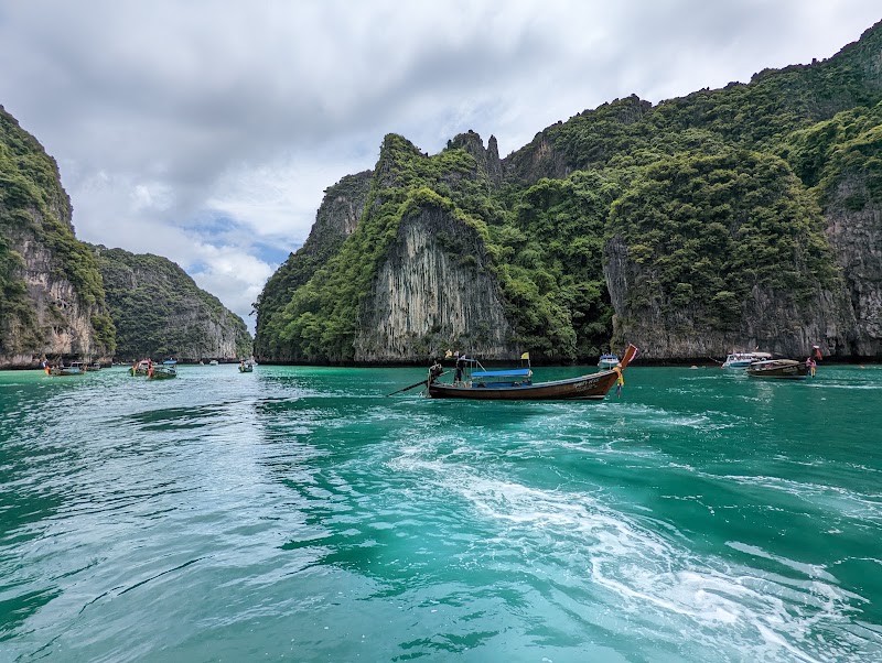 Pi Leh Bay - Pi Leh Bay MQM9+82R เกาะพีพี(อ่าวแหลมตง Tambon Ao Nang, เมือง Chang Wat Krabi 81000, Thailand