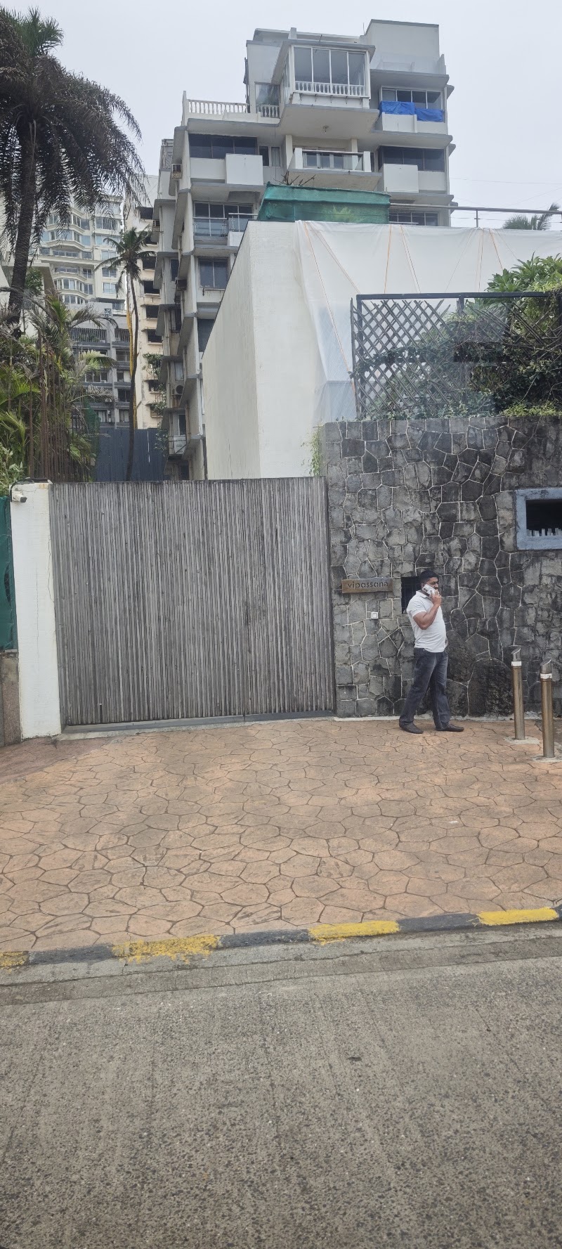 Mannat - Mannat, 2RWC+P3J, Mount Mary, Bandra West, Mumbai, Maharashtra 400050, India