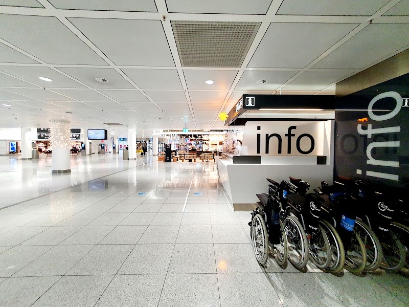 Vorfahrt Abflug Terminal 2 - Vorfahrt Abflug Terminal 2, Terminalstraße Mitte, 85356 Oberding, Germany