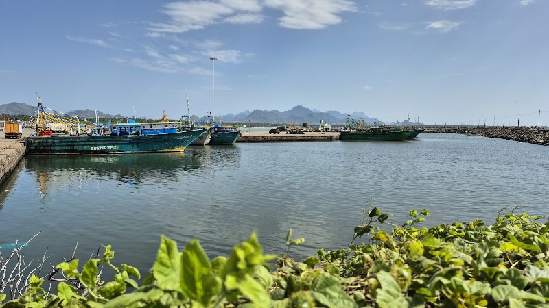 Chinnamuttom Beach - Chinnamuttom Beach, 3HV7+4M2, Chinnamuttom Harbour Rd, Kanniyakumari, Tamil Nadu 629702, India